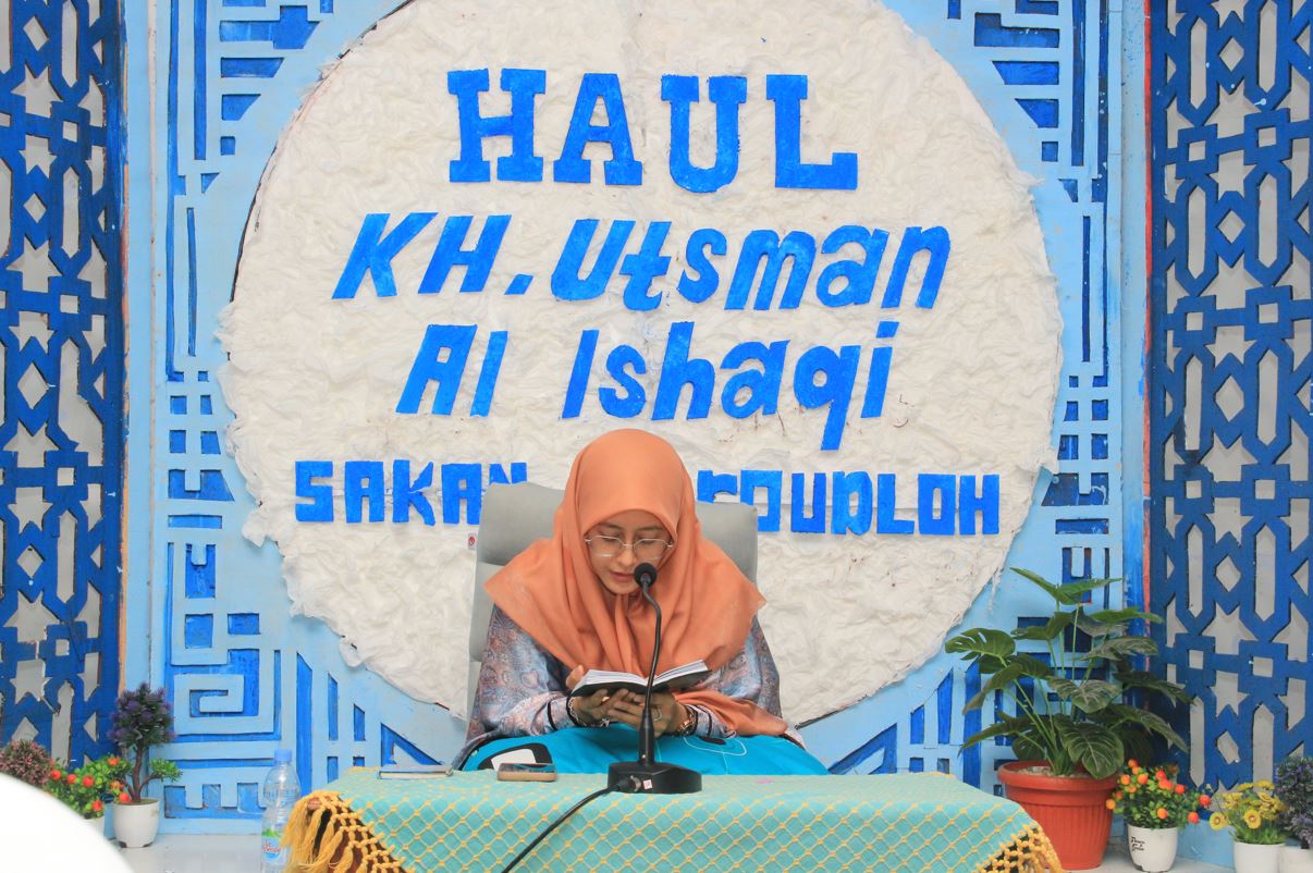 Ning Hj. Nafisah Rawuhi Haul KH. Muhammad Utsman Al Ishaqy R.A yang ke 39