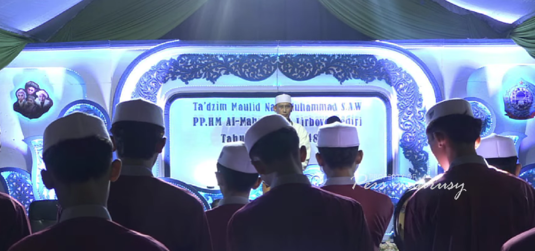 Ta’dzim Maulid Nabi Muhammad di Pondok Pesantren HM Al Mahrusiyah Putra Lirboyo