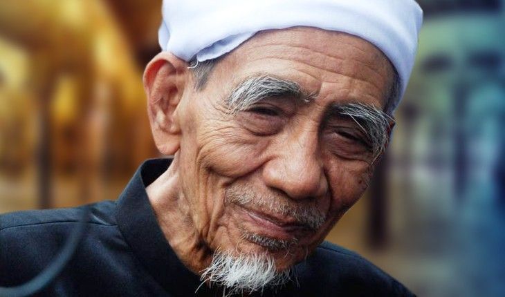 Biografi KH. Maimoen Zubair